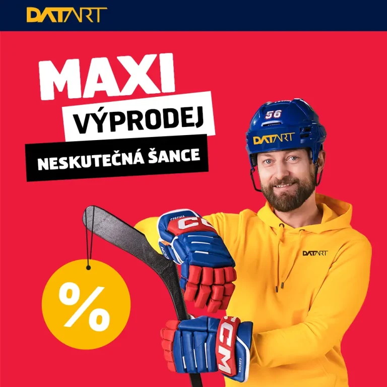 ALT text: Muž v hokejové výstroji na reklamě MAXI výprodeje